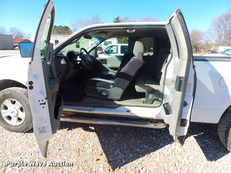 image for item DA2558 2005 Ford F150 SuperCab pickup truck