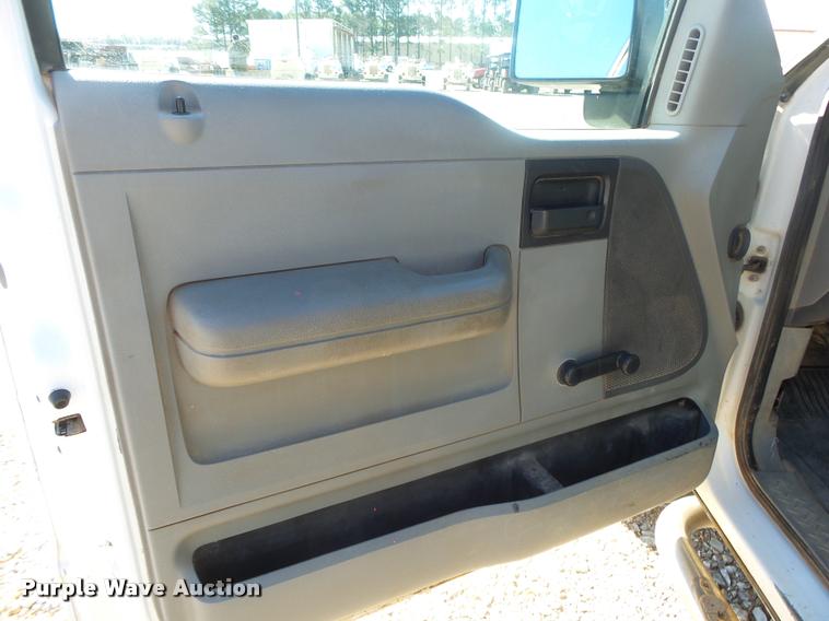 image for item DA2558 2005 Ford F150 SuperCab pickup truck