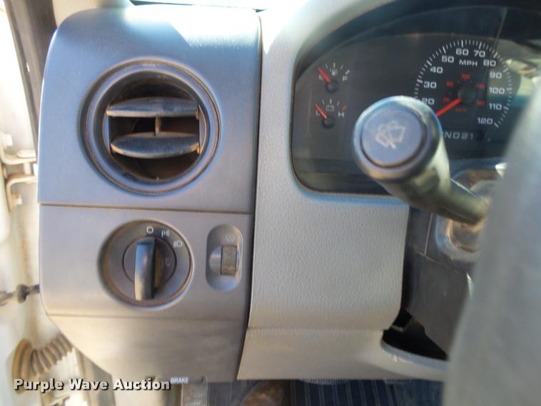 image for item DA2558 2005 Ford F150 SuperCab pickup truck