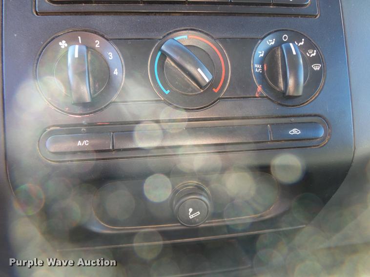 image for item DA2558 2005 Ford F150 SuperCab pickup truck