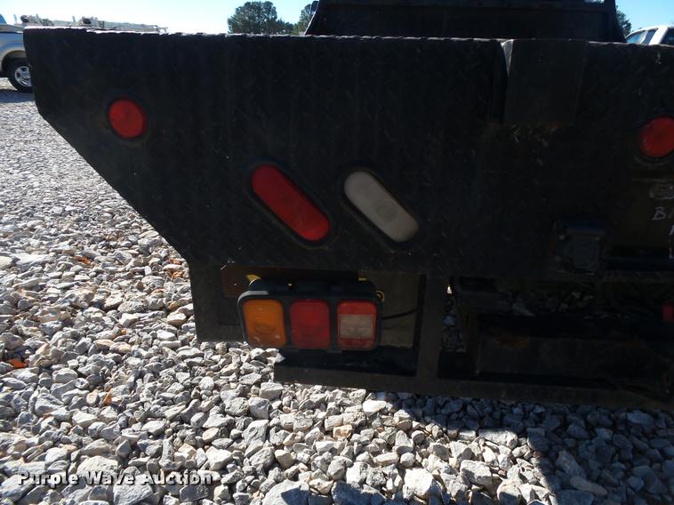 image for item DA2559 2004 Chevrolet Silverado 3500 Ext.Cab flatbed pickup truck