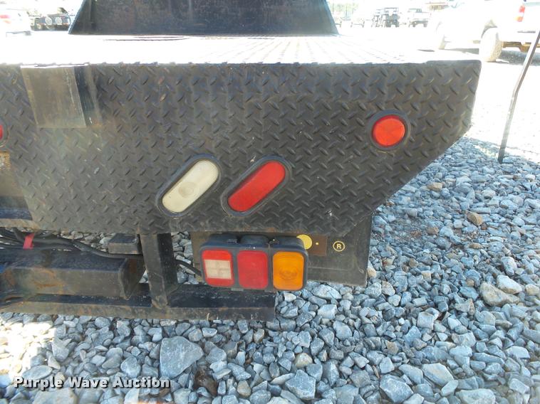 image for item DA2559 2004 Chevrolet Silverado 3500 Ext.Cab flatbed pickup truck