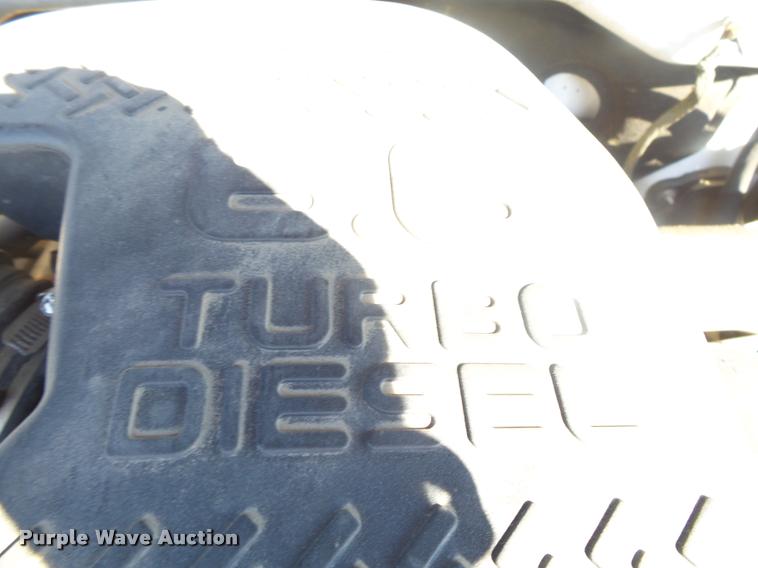 image for item DA2559 2004 Chevrolet Silverado 3500 Ext.Cab flatbed pickup truck