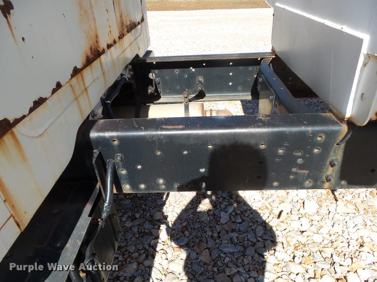 image for item DA2564 1988 International S1600 water truck