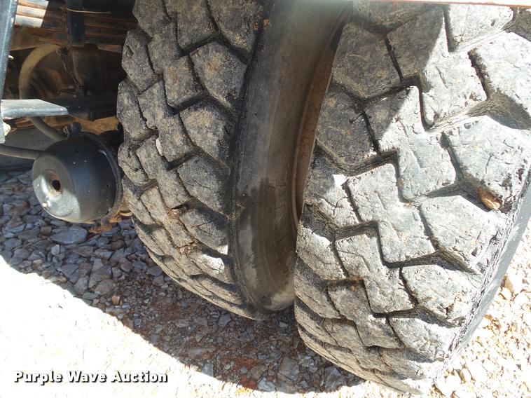 image for item DA2564 1988 International S1600 water truck