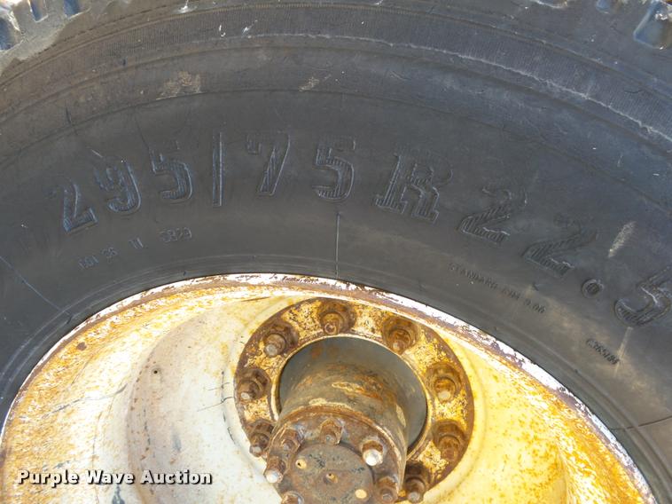 image for item DA2564 1988 International S1600 water truck