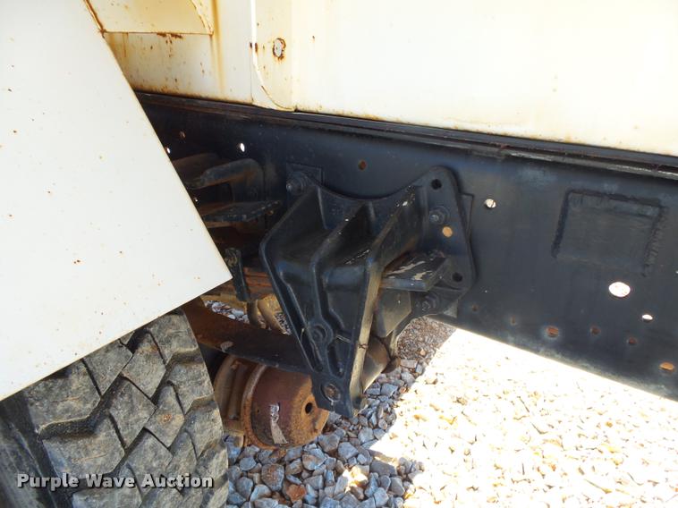 image for item DA2564 1988 International S1600 water truck