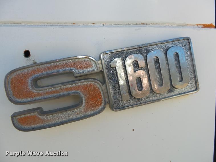 image for item DA2564 1988 International S1600 water truck