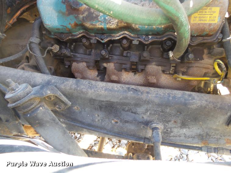 image for item DA2564 1988 International S1600 water truck