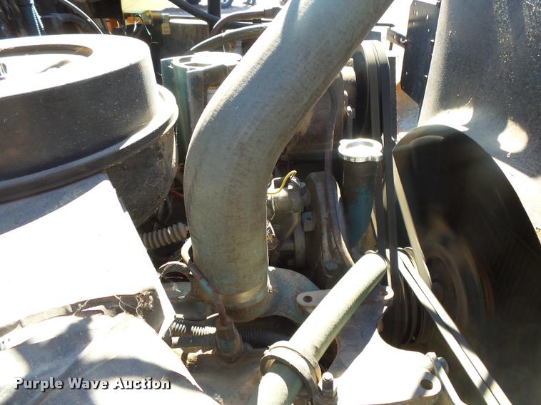 image for item DA2564 1988 International S1600 water truck