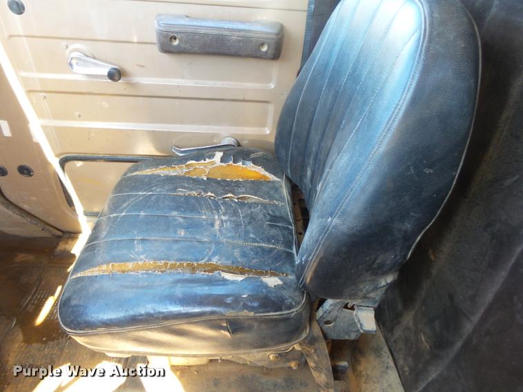 image for item DA2564 1988 International S1600 water truck