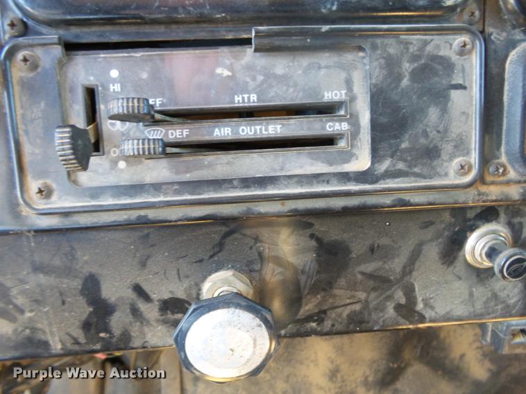 image for item DA2564 1988 International S1600 water truck