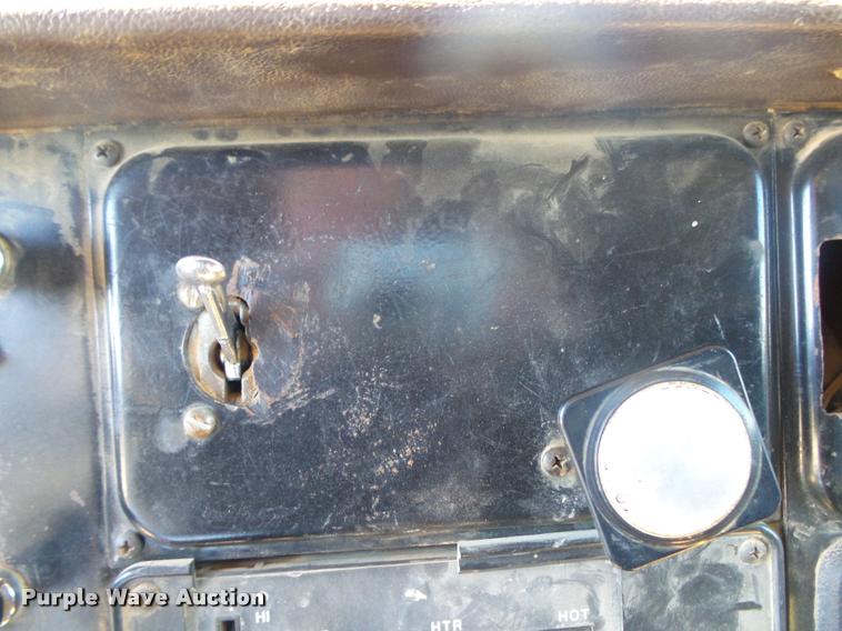 image for item DA2564 1988 International S1600 water truck