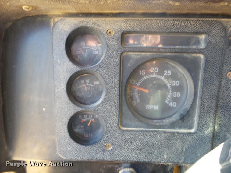 image for item DA2564 1988 International S1600 water truck