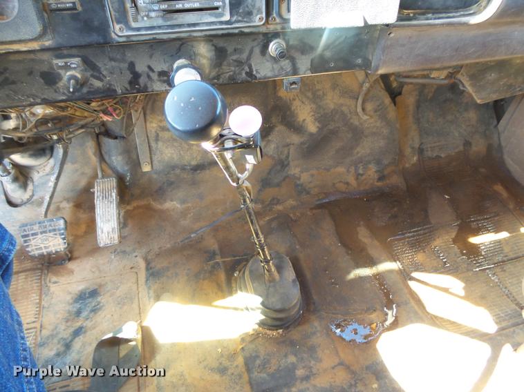 image for item DA2564 1988 International S1600 water truck