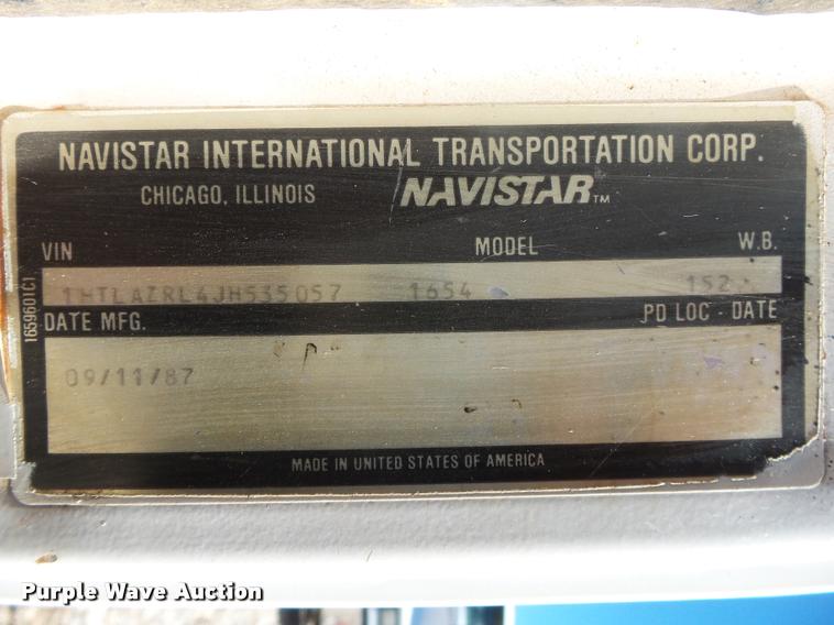 image for item DA2564 1988 International S1600 water truck