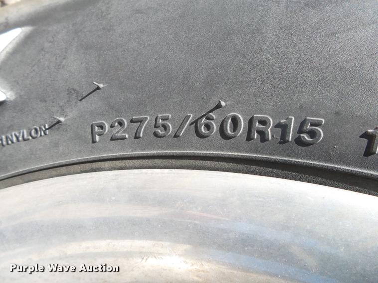 image for item DA2565 1987 GMC R1500 pickup truck