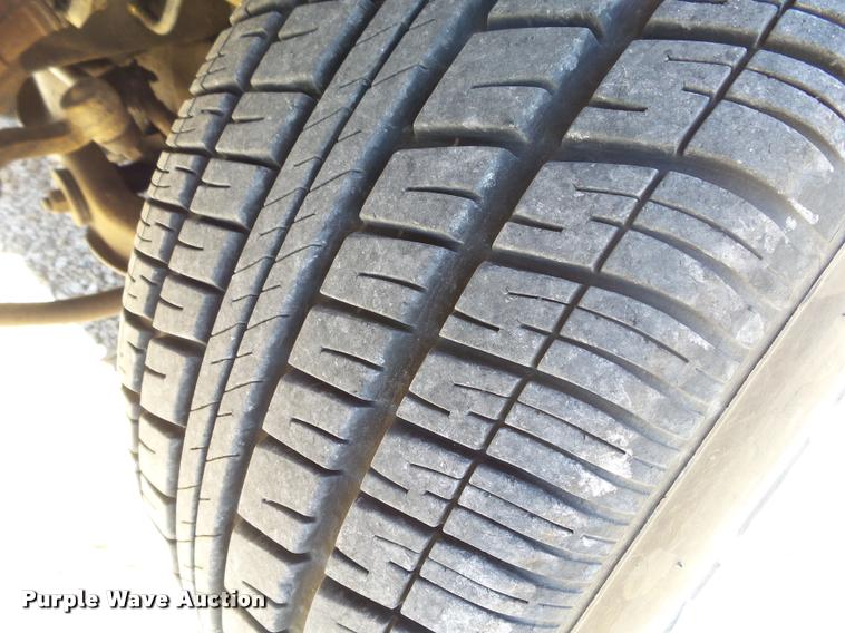 image for item DA2565 1987 GMC R1500 pickup truck