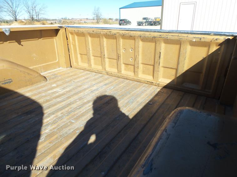 image for item DA2565 1987 GMC R1500 pickup truck