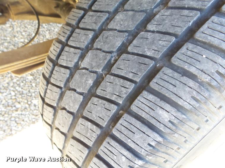 image for item DA2565 1987 GMC R1500 pickup truck