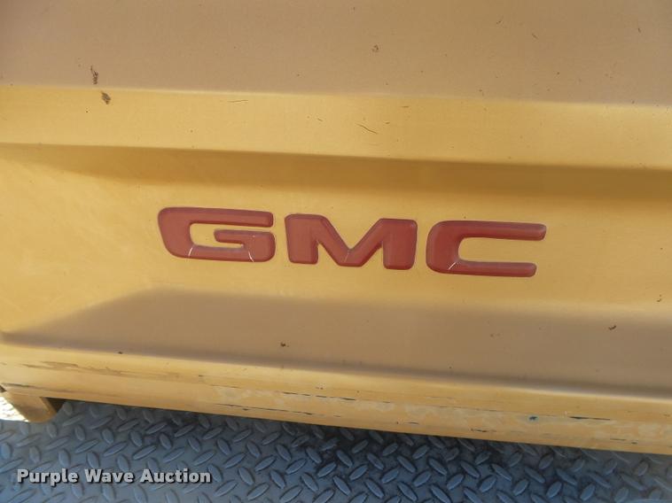 image for item DA2565 1987 GMC R1500 pickup truck