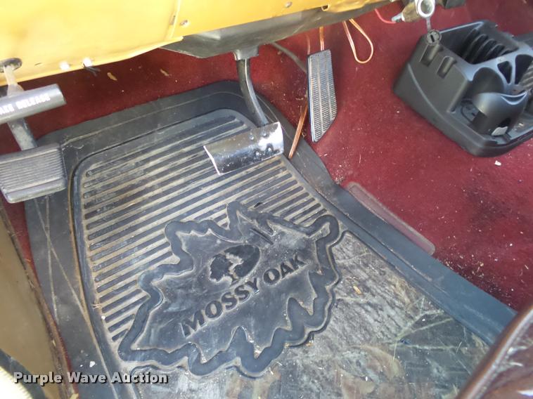 image for item DA2565 1987 GMC R1500 pickup truck