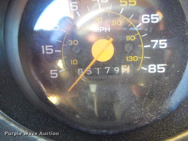 image for item DA2565 1987 GMC R1500 pickup truck