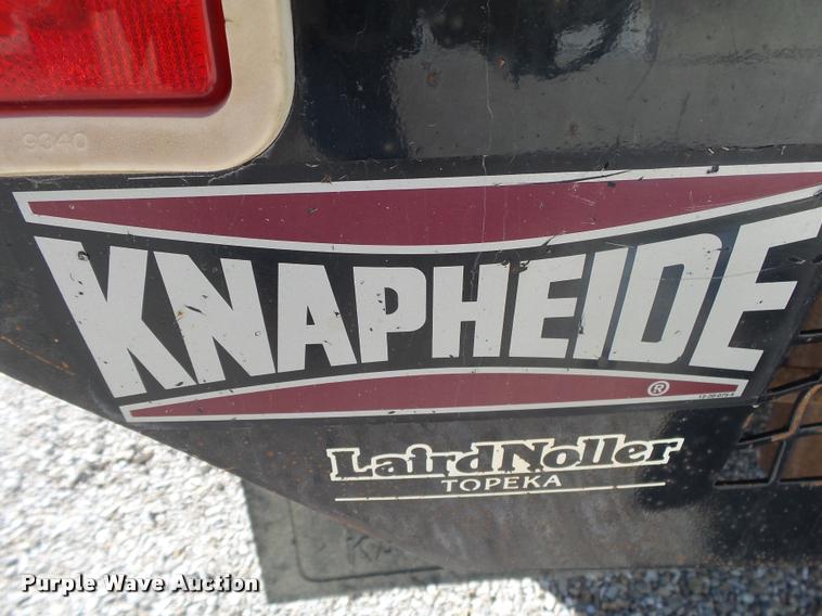 image for item DA2566 2004 Ford F350 Super Duty XLT flatbed pickup truck