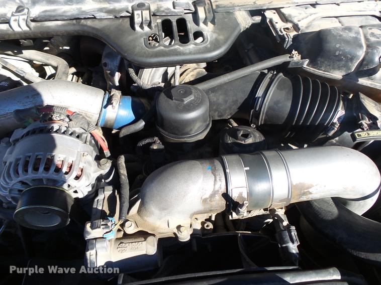 image for item DA2566 2004 Ford F350 Super Duty XLT flatbed pickup truck