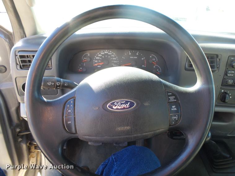 image for item DA2566 2004 Ford F350 Super Duty XLT flatbed pickup truck