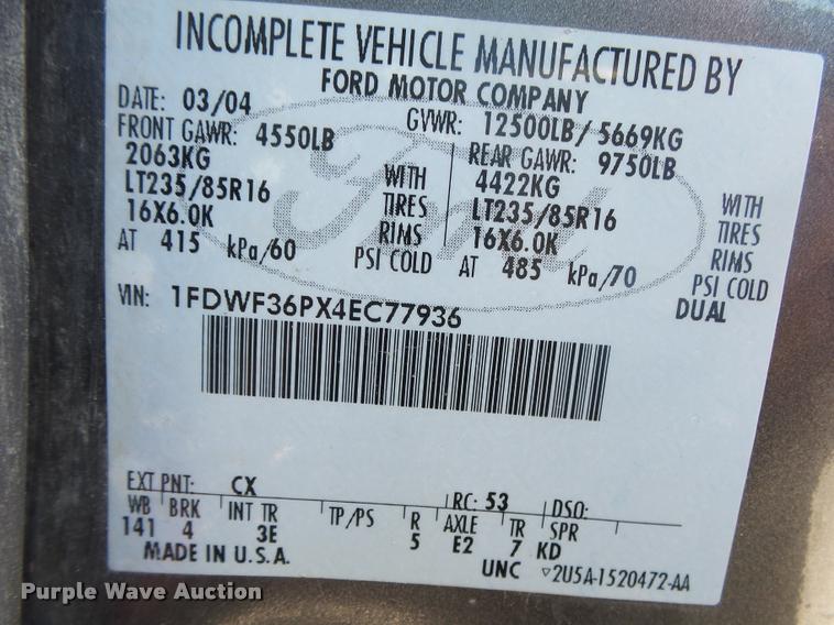 image for item DA2566 2004 Ford F350 Super Duty XLT flatbed pickup truck