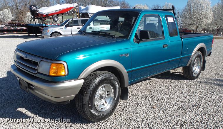image for item DA2586 1994 Ford Ranger XL SuperCab pickup truck