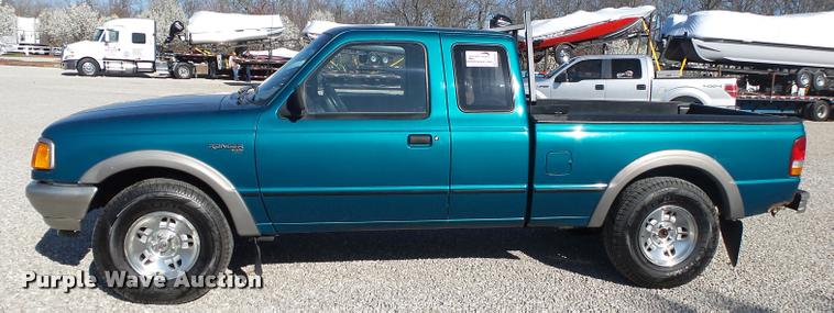 image for item DA2586 1994 Ford Ranger XL SuperCab pickup truck