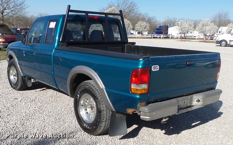 image for item DA2586 1994 Ford Ranger XL SuperCab pickup truck