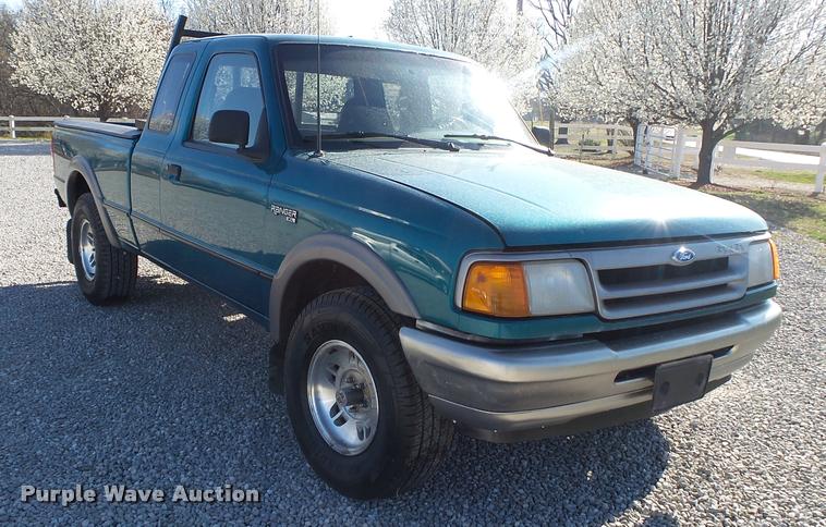 image for item DA2586 1994 Ford Ranger XL SuperCab pickup truck