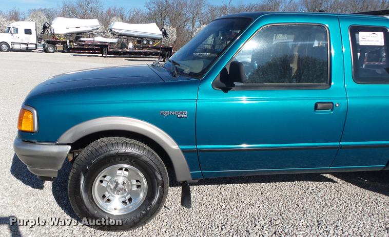 image for item DA2586 1994 Ford Ranger XL SuperCab pickup truck