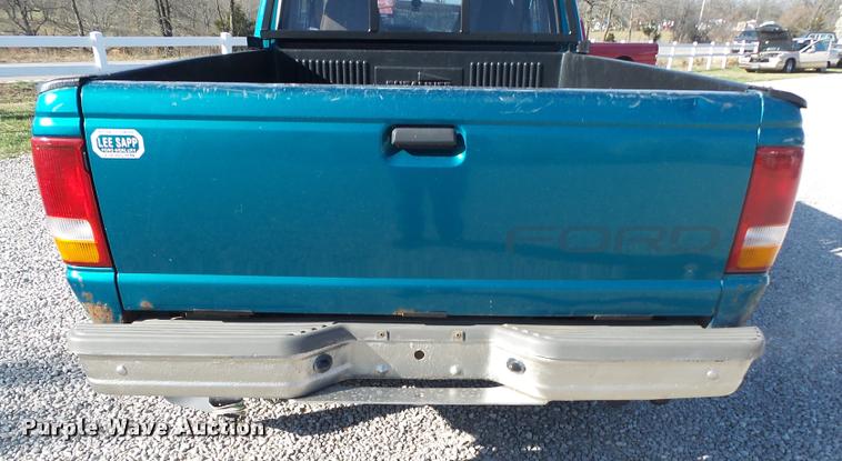 image for item DA2586 1994 Ford Ranger XL SuperCab pickup truck