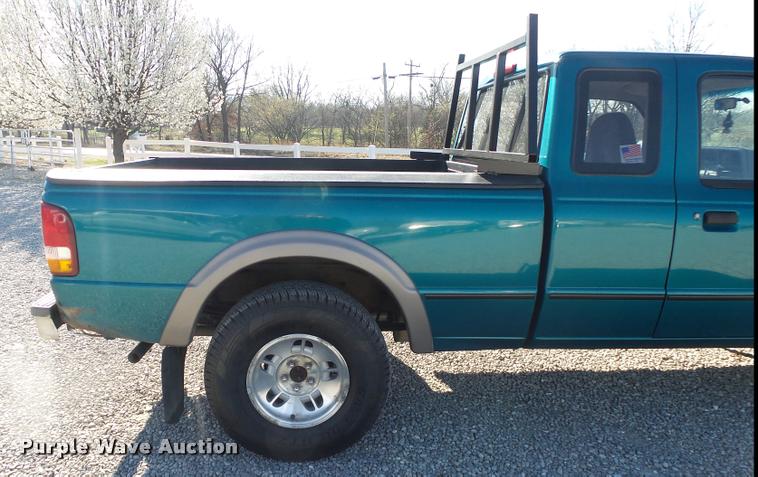 image for item DA2586 1994 Ford Ranger XL SuperCab pickup truck