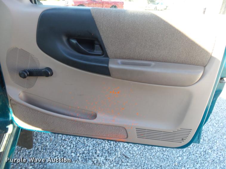 image for item DA2586 1994 Ford Ranger XL SuperCab pickup truck
