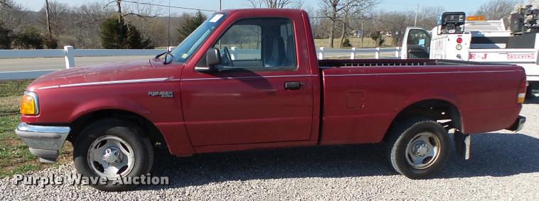 image for item DA2587 1995 Ford Ranger XLT pickup truck