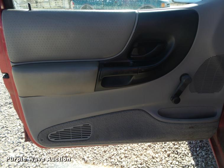 image for item DA2587 1995 Ford Ranger XLT pickup truck
