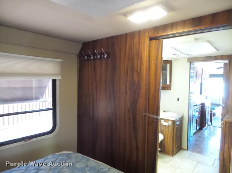 image for item DA3358 1993 Spartan Gulfstream 8372LXE RV