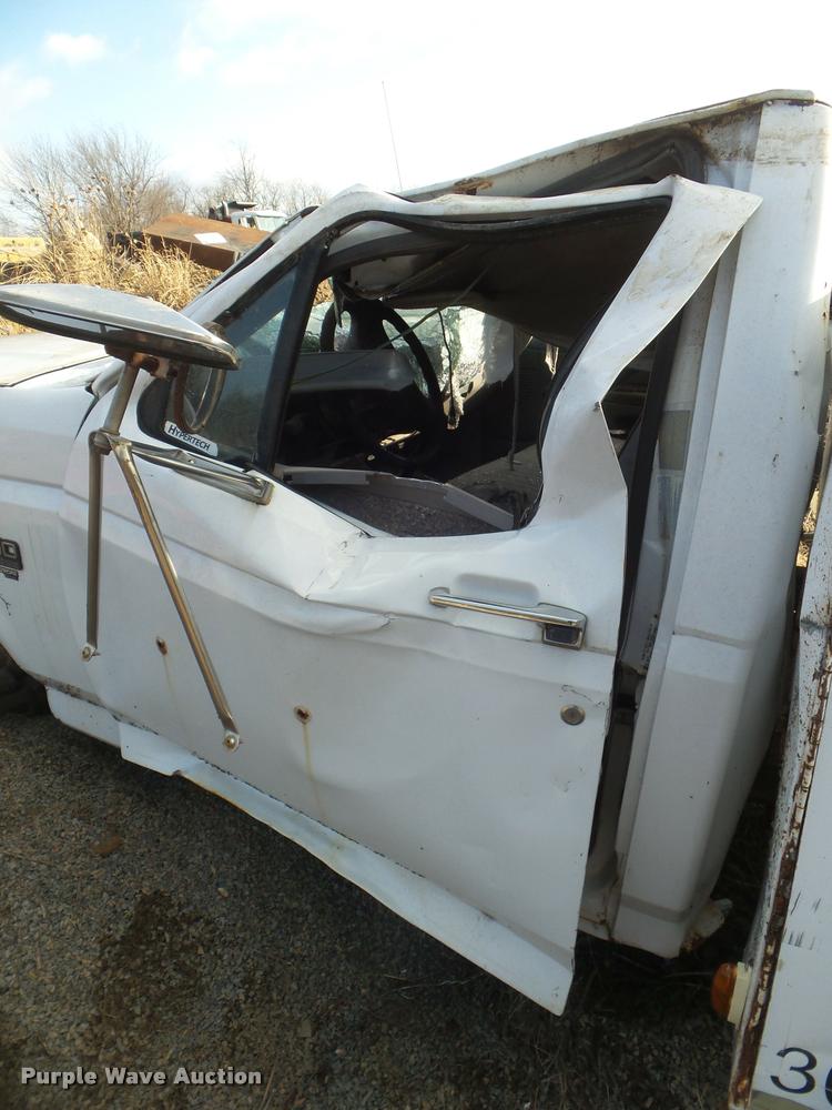 image for item DA5229 1997 Ford F350 utility bed pickup truck