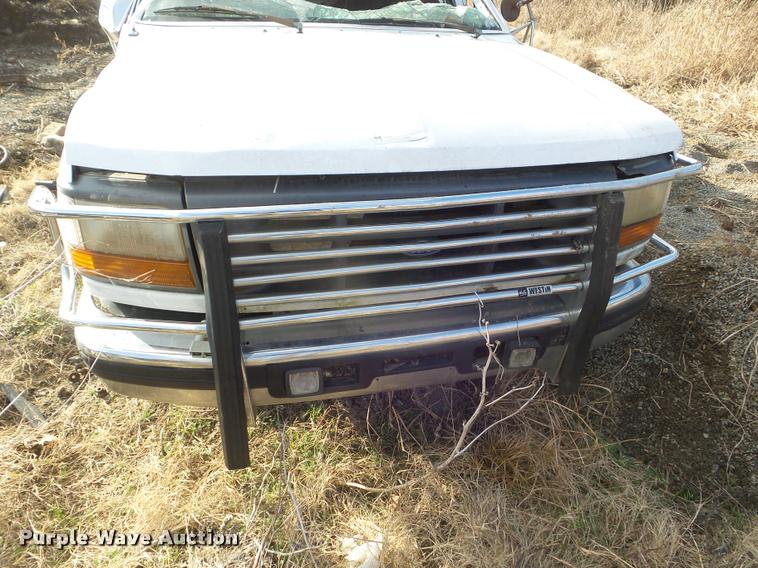 image for item DA5229 1997 Ford F350 utility bed pickup truck