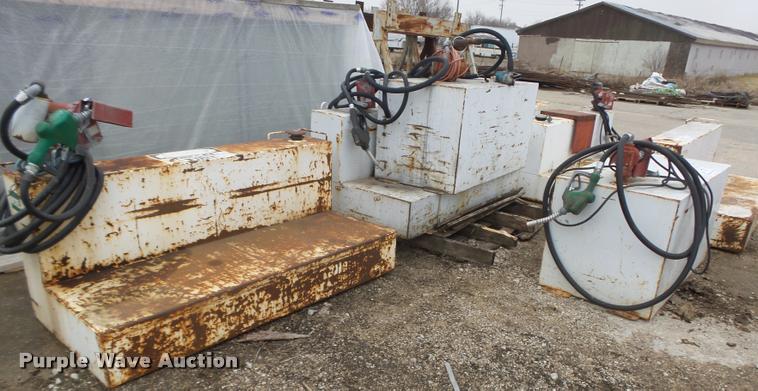 image for item DA7406 (4) fuel tanks