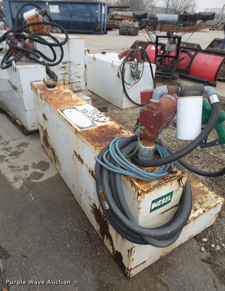 image for item DA7406 (4) fuel tanks