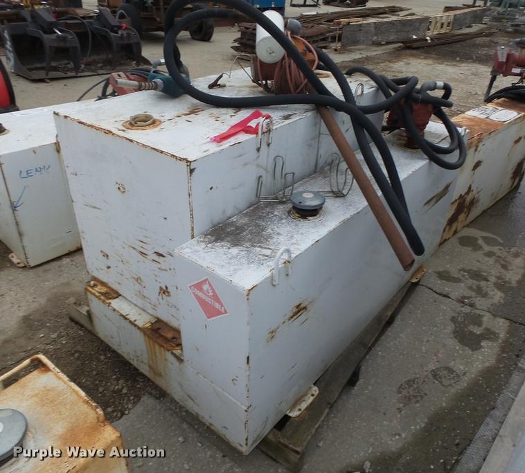 image for item DA7406 (4) fuel tanks