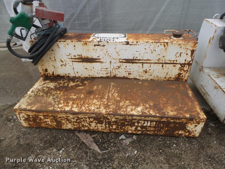 image for item DA7406 (4) fuel tanks