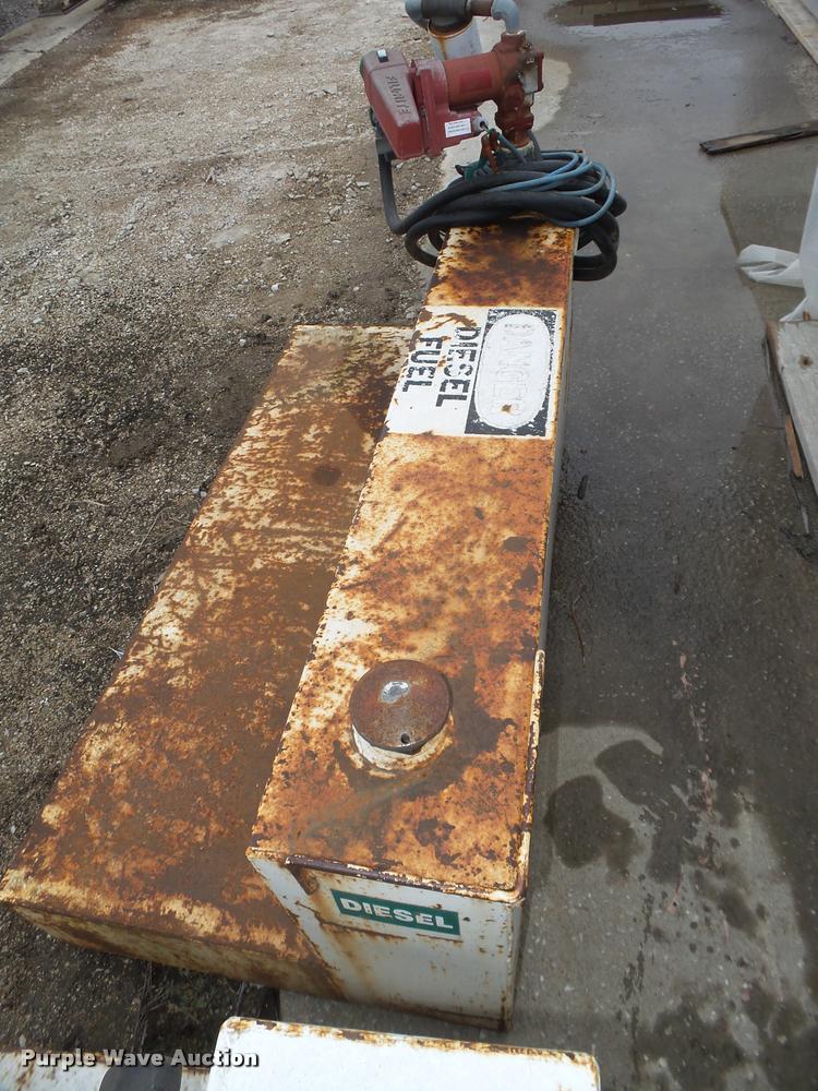 image for item DA7406 (4) fuel tanks