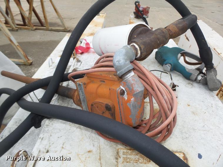 image for item DA7406 (4) fuel tanks